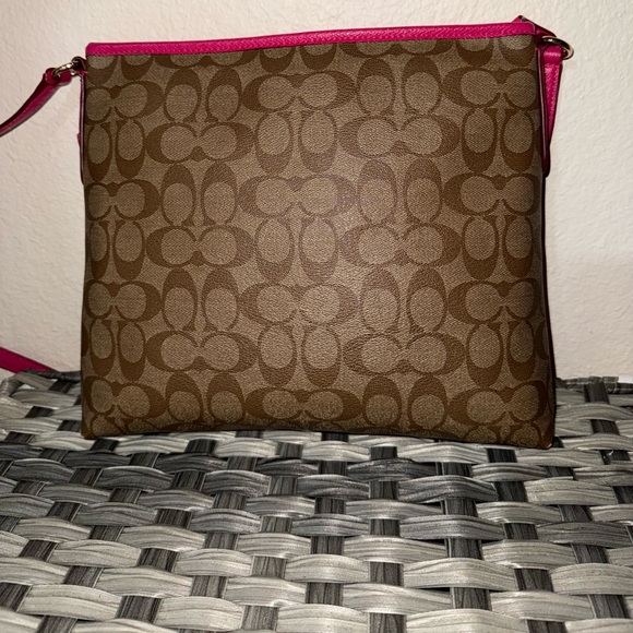 Coach Signature Crossbody Bag Khaki Pink Ruby F34938 Shoulder Purse - Picture 1 of 9
